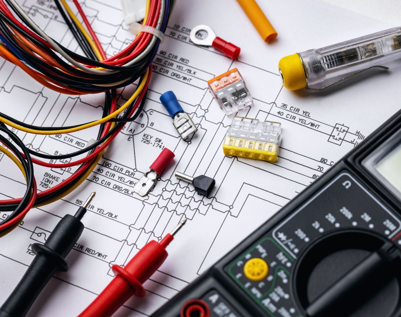 Trusted electrician near me in Dorchester County, SC repairing outlets and lighting systems safely