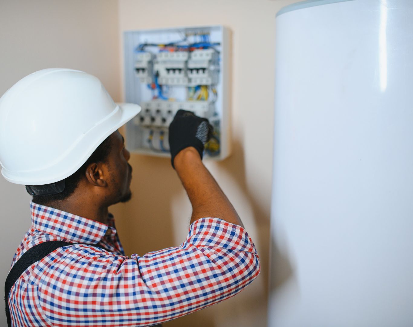 Trusted electrician near me in Downtown Charleston, SC installing lighting and electrical fixtures safely